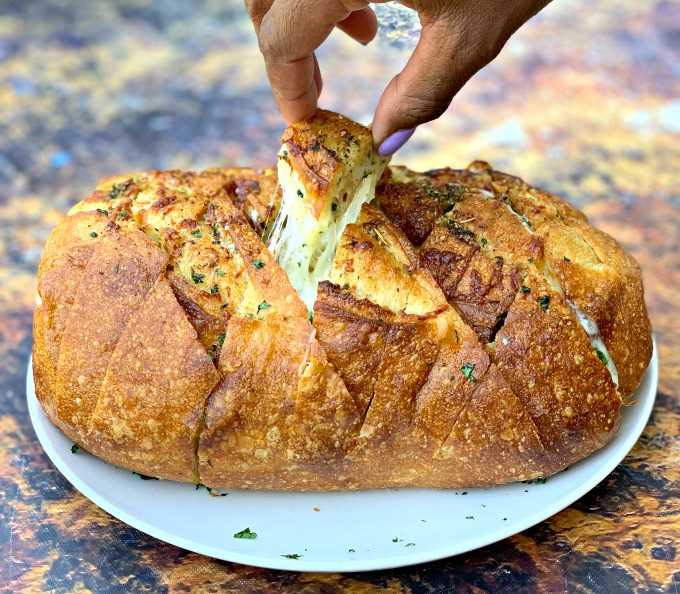 How to cook garlic bread in an air fryer