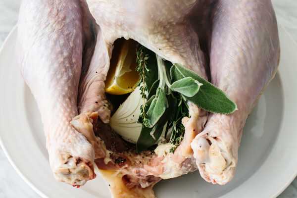 Advantages of Cooking a Turkey Without Stuffing