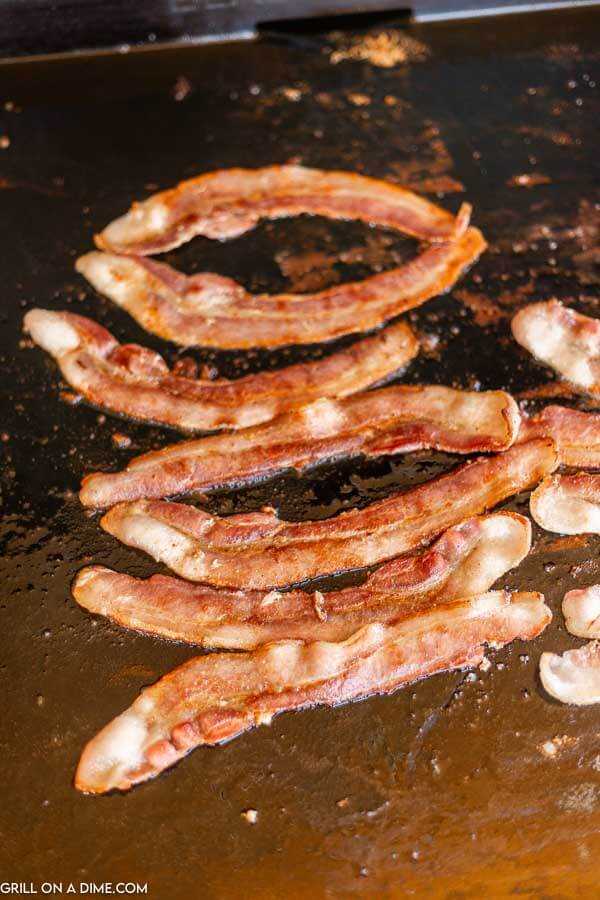 Griddle: The Perfect Tool for Cooking Bacon