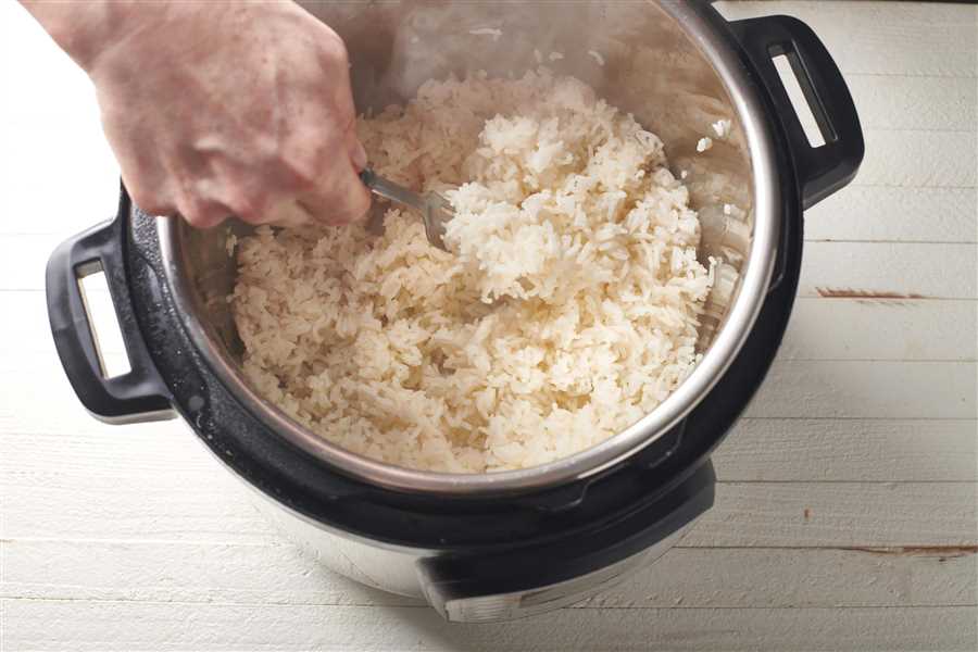 4. Let the rice sit before opening the rice cooker