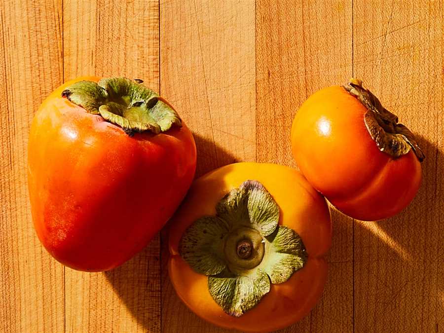 Choosing and Ripening Persimmons