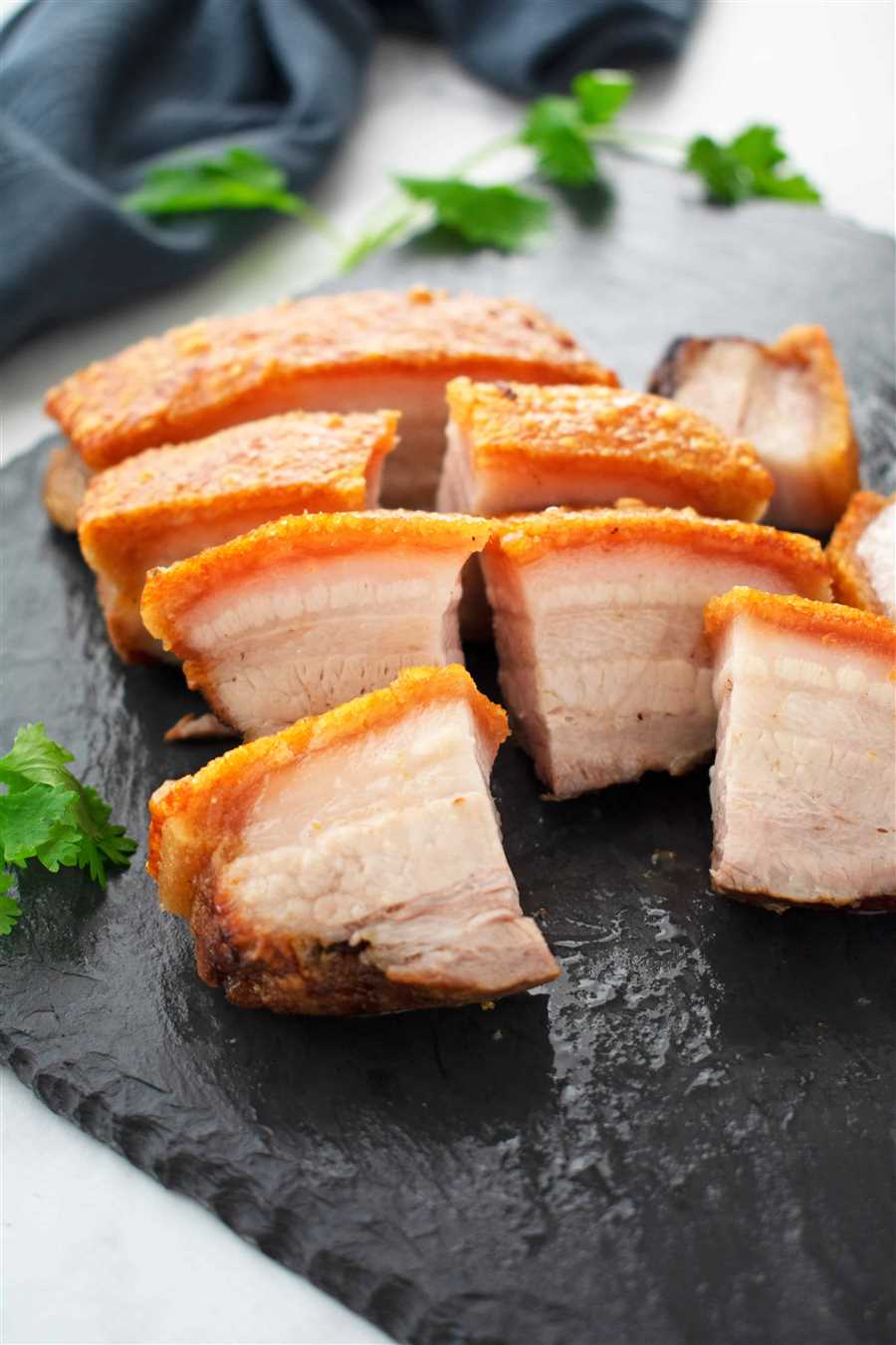 Recommended cooking time and temperature for pork belly in an air fryer