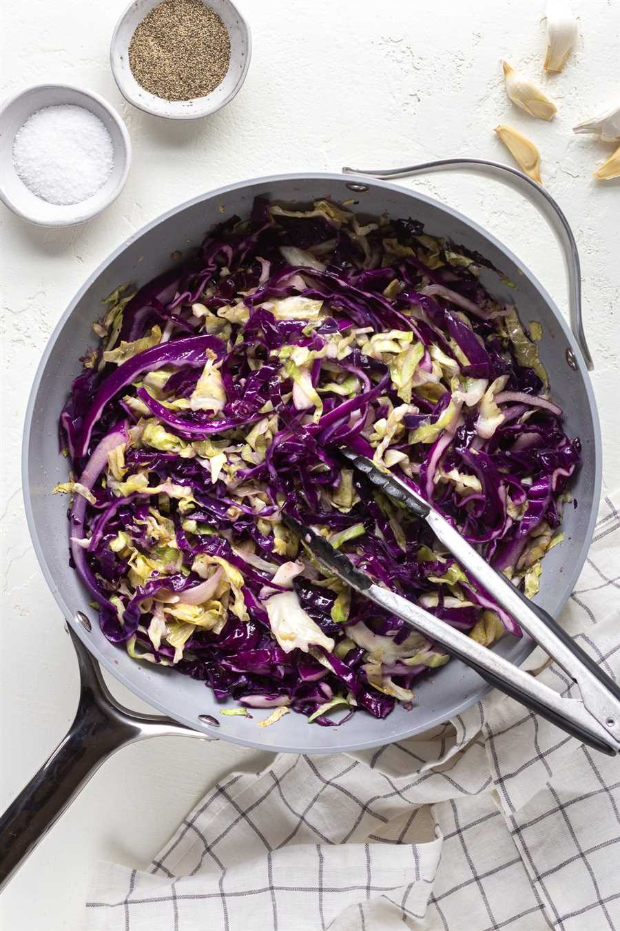 Nutritional Value of Red Cabbage and Green Cabbage