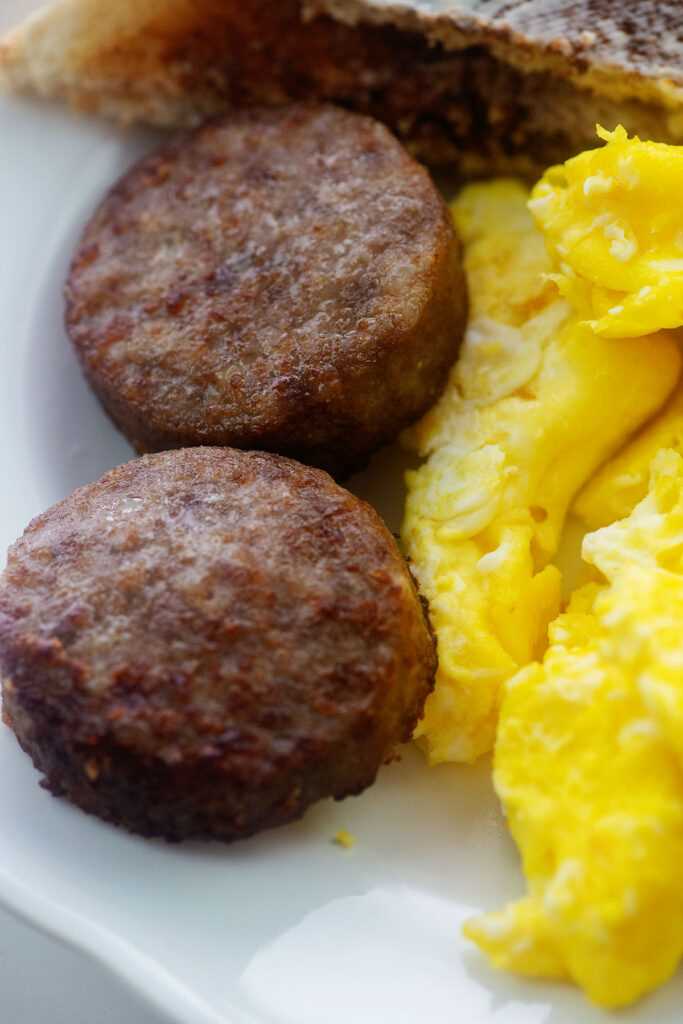 How to prepare sausage patties for air frying