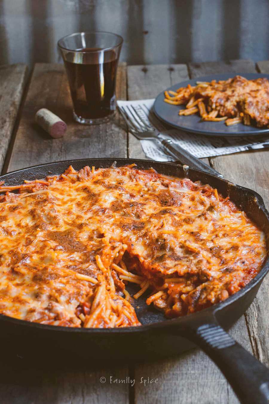 How to Prepare the Cast Iron for Cooking Spaghetti Sauce