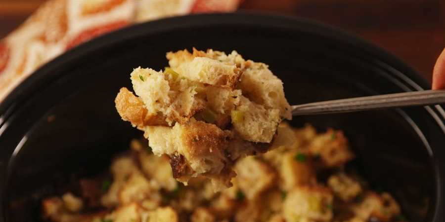 How to Prepare Stuffing in a Slow Cooker