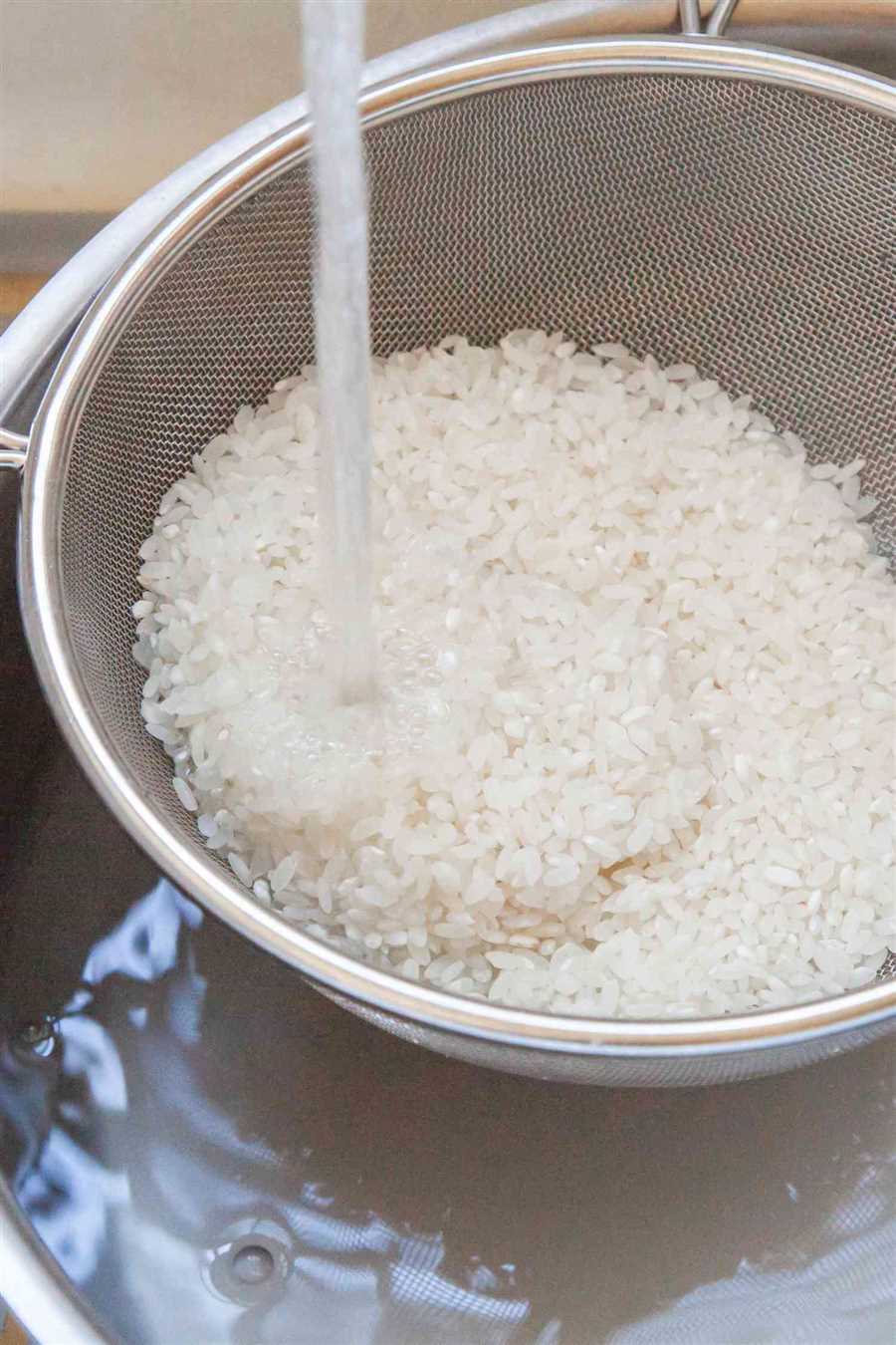 The benefits of rinsing rice