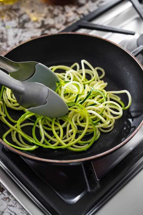 1. Properly washing the zucchini